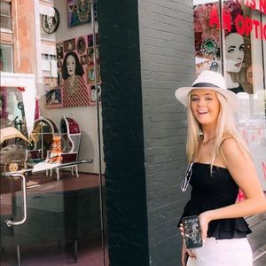 Meet your Posher, Emily